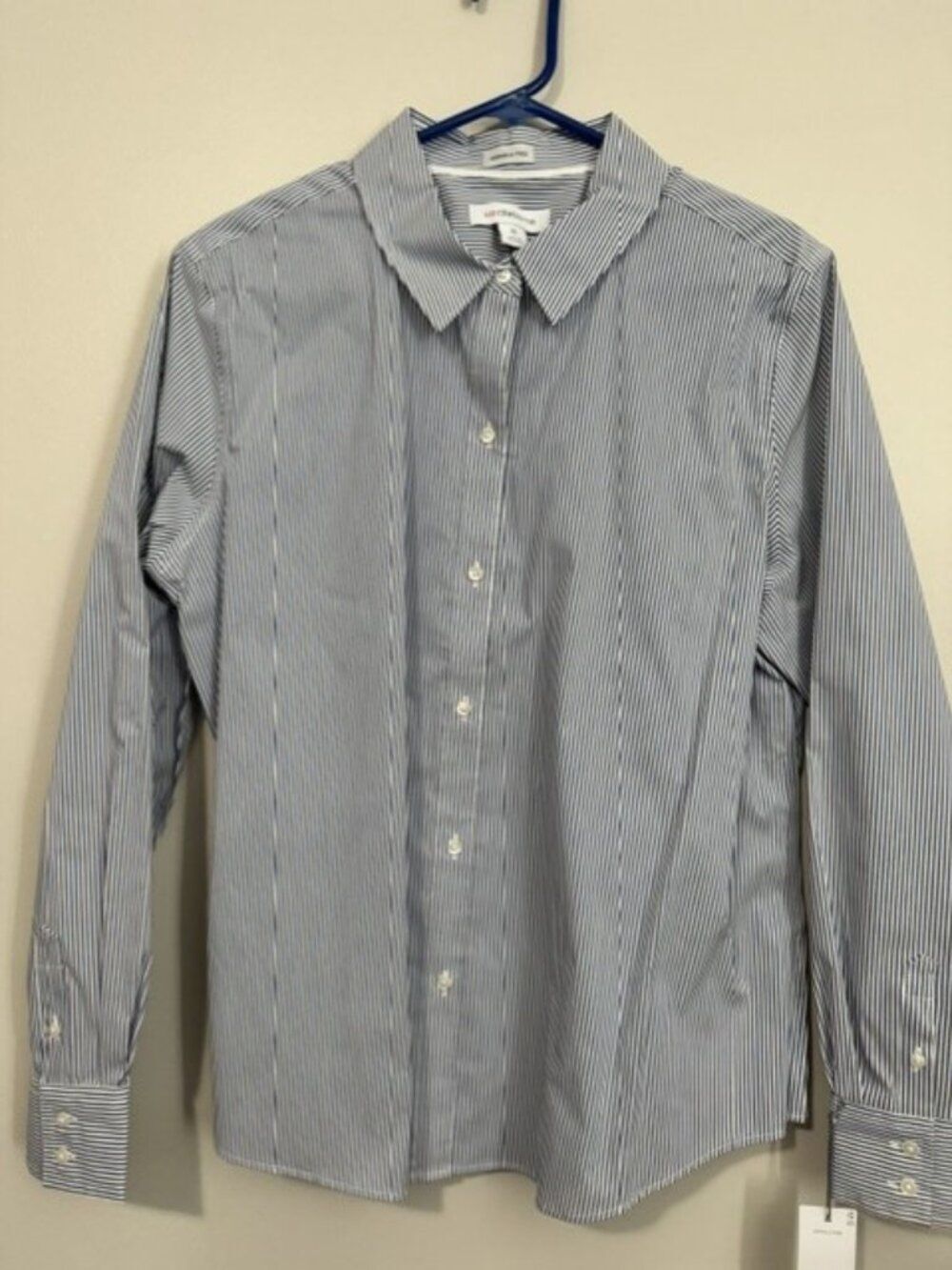Woman's Liz Claiborne Long Sleeve Button Down Shirt Color Blue and White Stripes